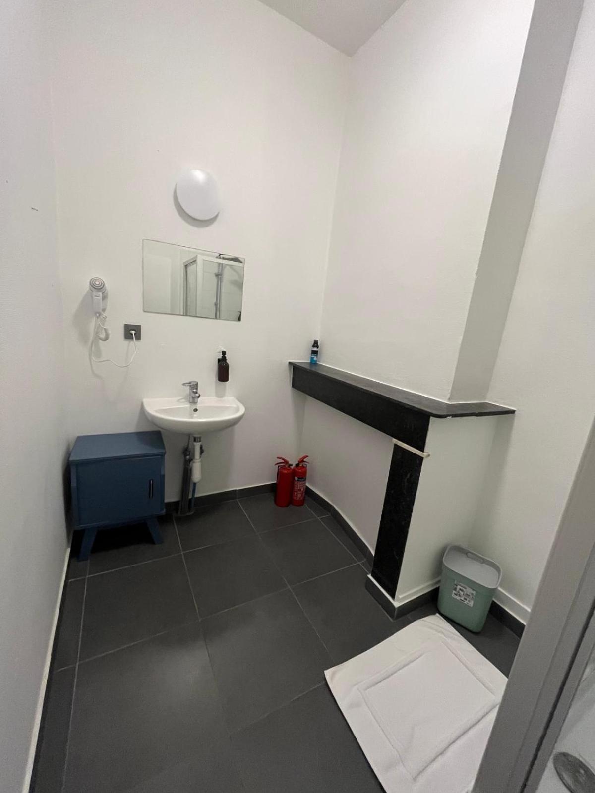 European District Hostel Brussel Eksteriør bilde