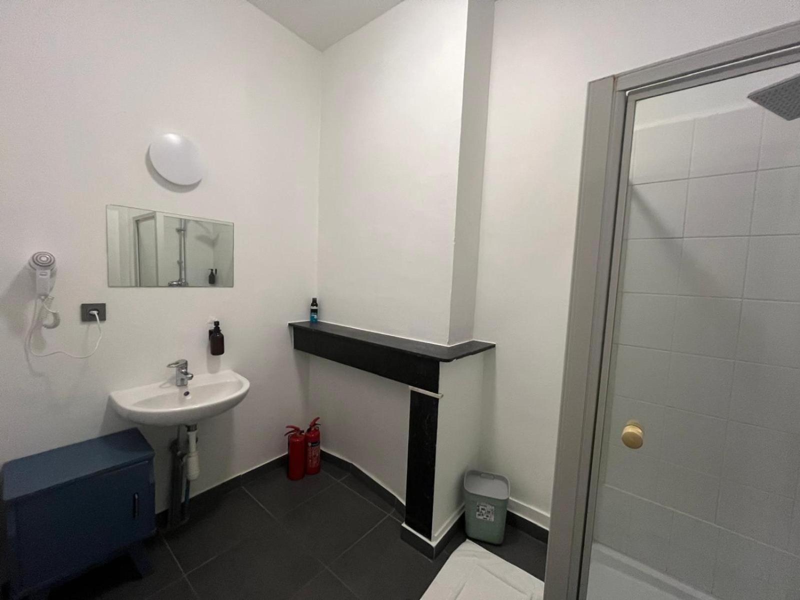 European District Hostel Brussel Eksteriør bilde